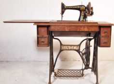 TREADLE SINGER SEWING MACHINE TABLE