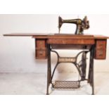 TREADLE SINGER SEWING MACHINE TABLE