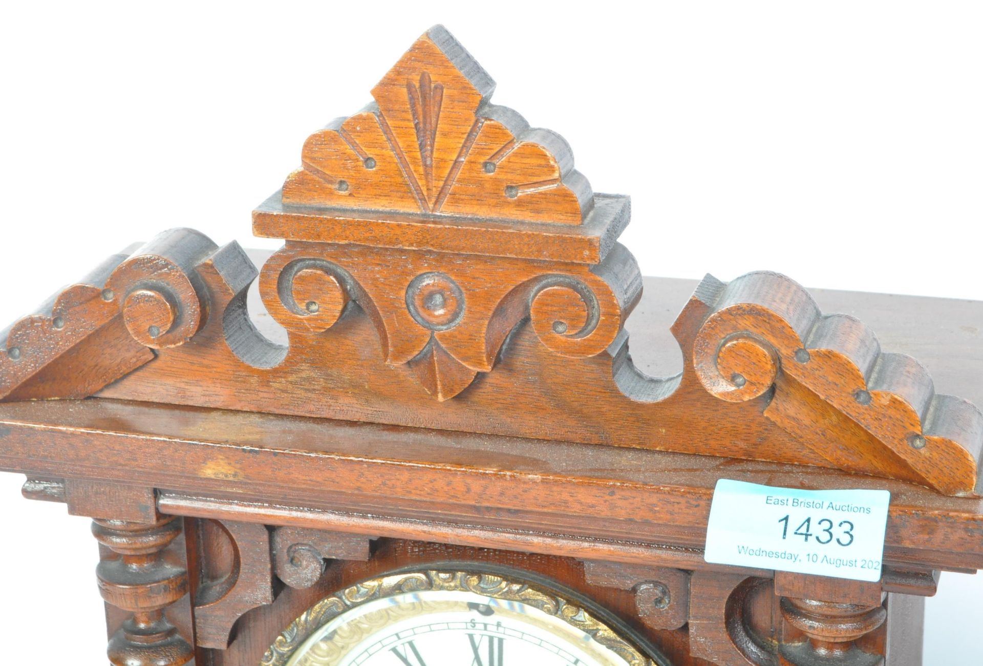 EARLY 20TH CENTURY AMERICAN ANSONIA STAINED WOOD MANTEL CLOCK - Bild 2 aus 8