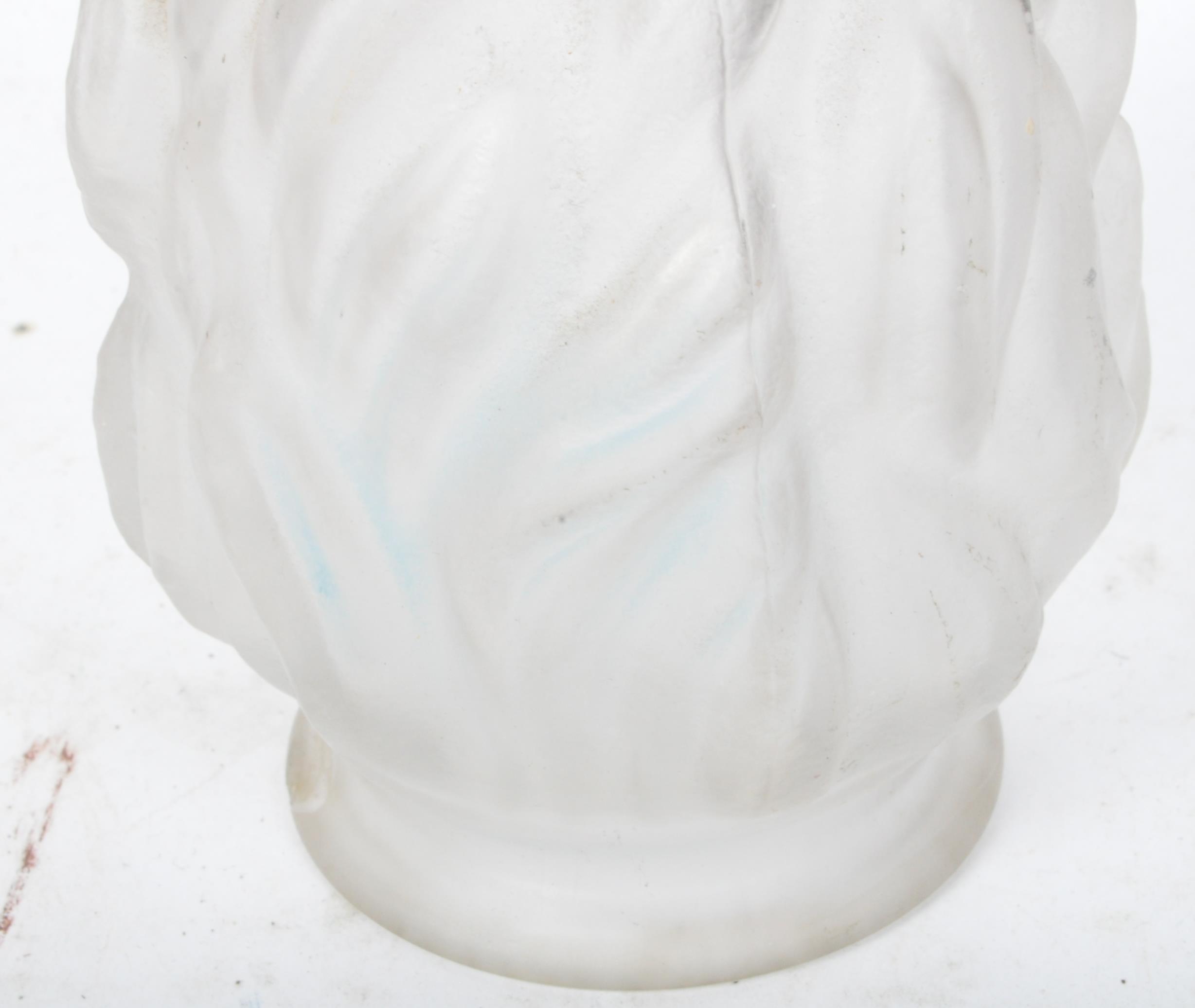 VINTAGE ART DECO FROSTED GLASS FLAME SHADE - Image 3 of 4