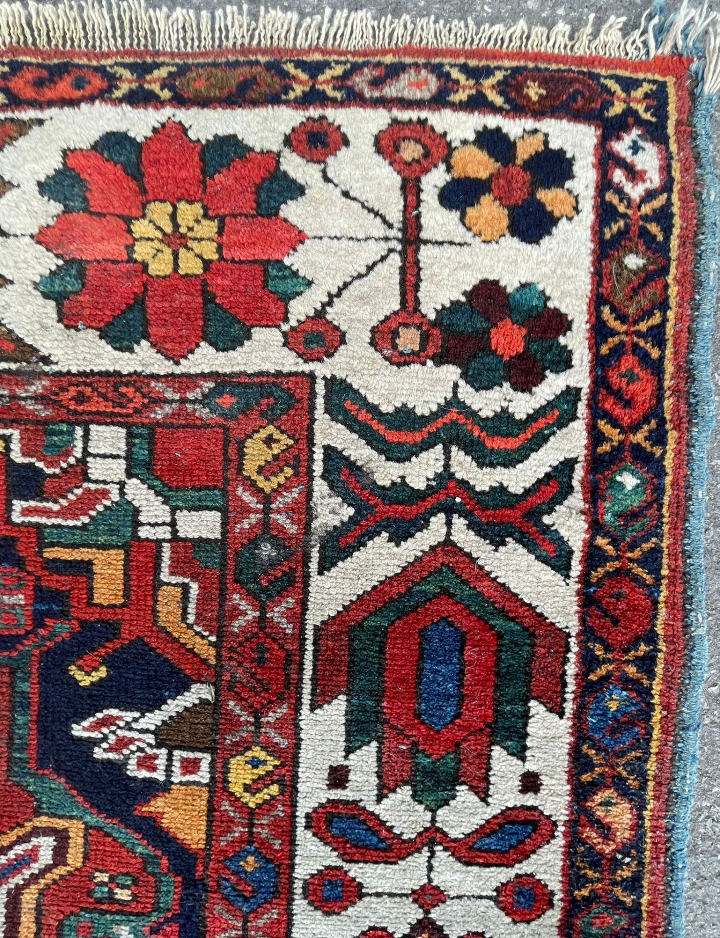 MID 20TH CENTURY PERSIAN BAKHTIAR FLOOR RUG - Bild 4 aus 4