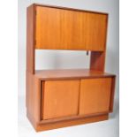 A RETRO VINTAGE MID 20TH CENTURY G-PLAN TEAK FURNITURE