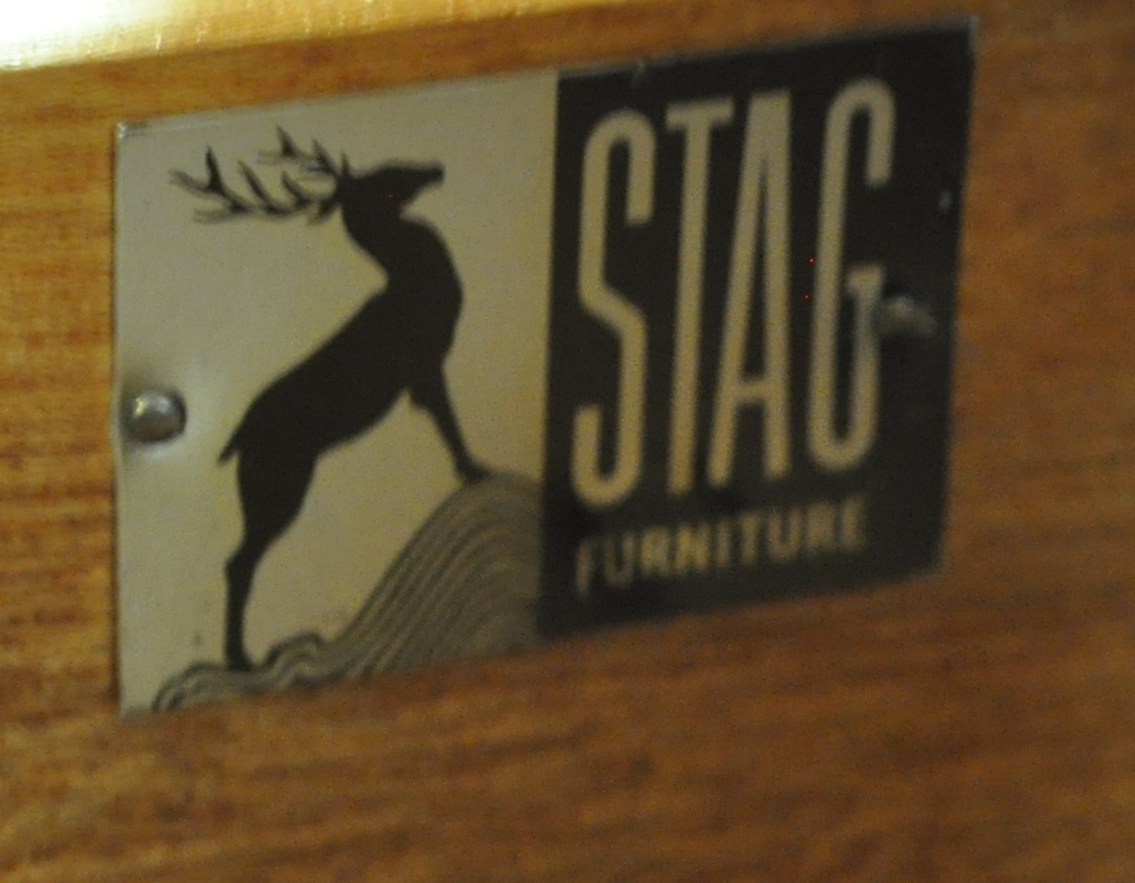 STAG - C RANGE - A RETRO VINTAGE TEAK WOOD CHEST OF DRAWERS - Image 6 of 6