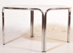 A RETRO VINTAGE ROUND PLASTIC & CHROM COFFEE OCCASIONAL TABLE