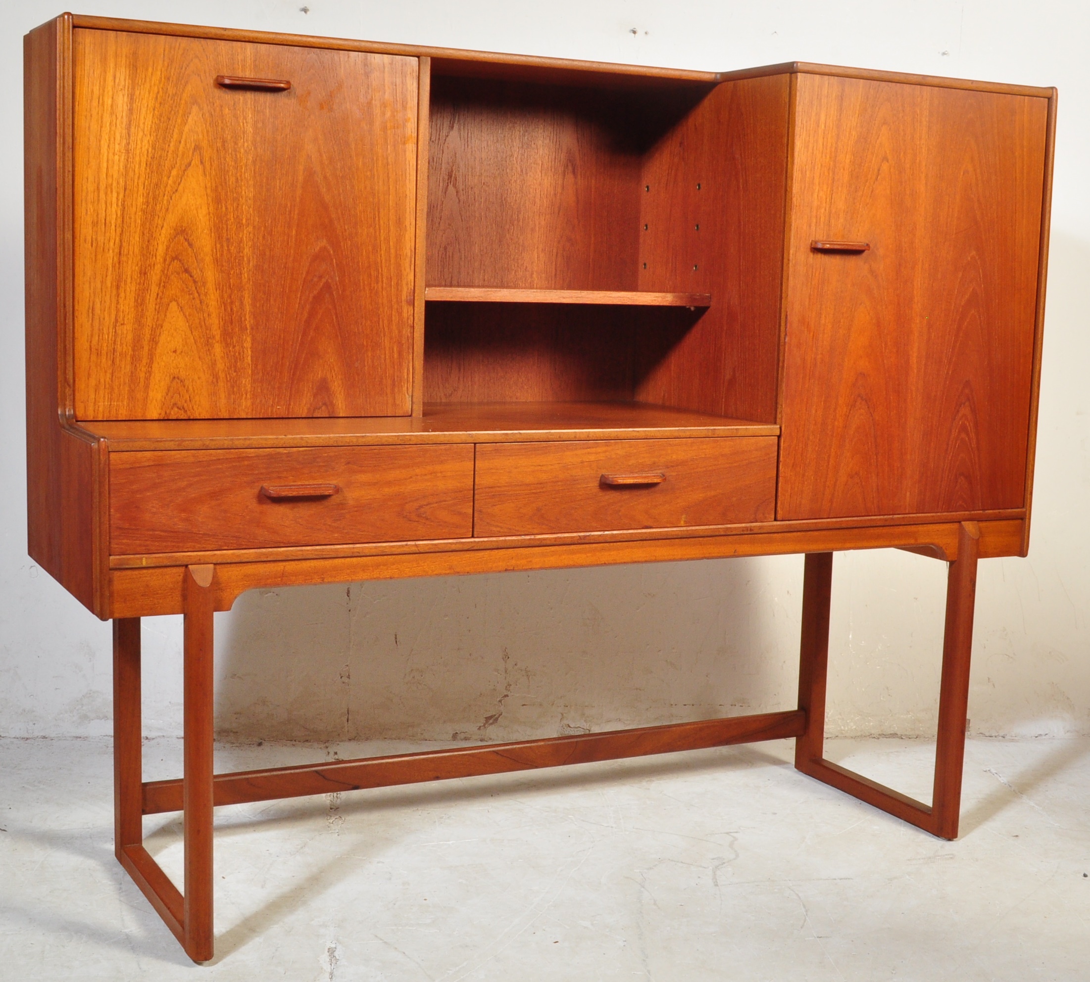 NATHAN FURNITURE - RETRO BRITISH DESIGN TEAK WOOD CREDENZA