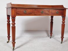 19TH CENTURY VICTORIAN MAHOGANY WRITING DESK