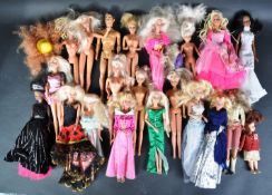 BARBIE - LARGE COLLECTION OF DOLLS & CLOTHING