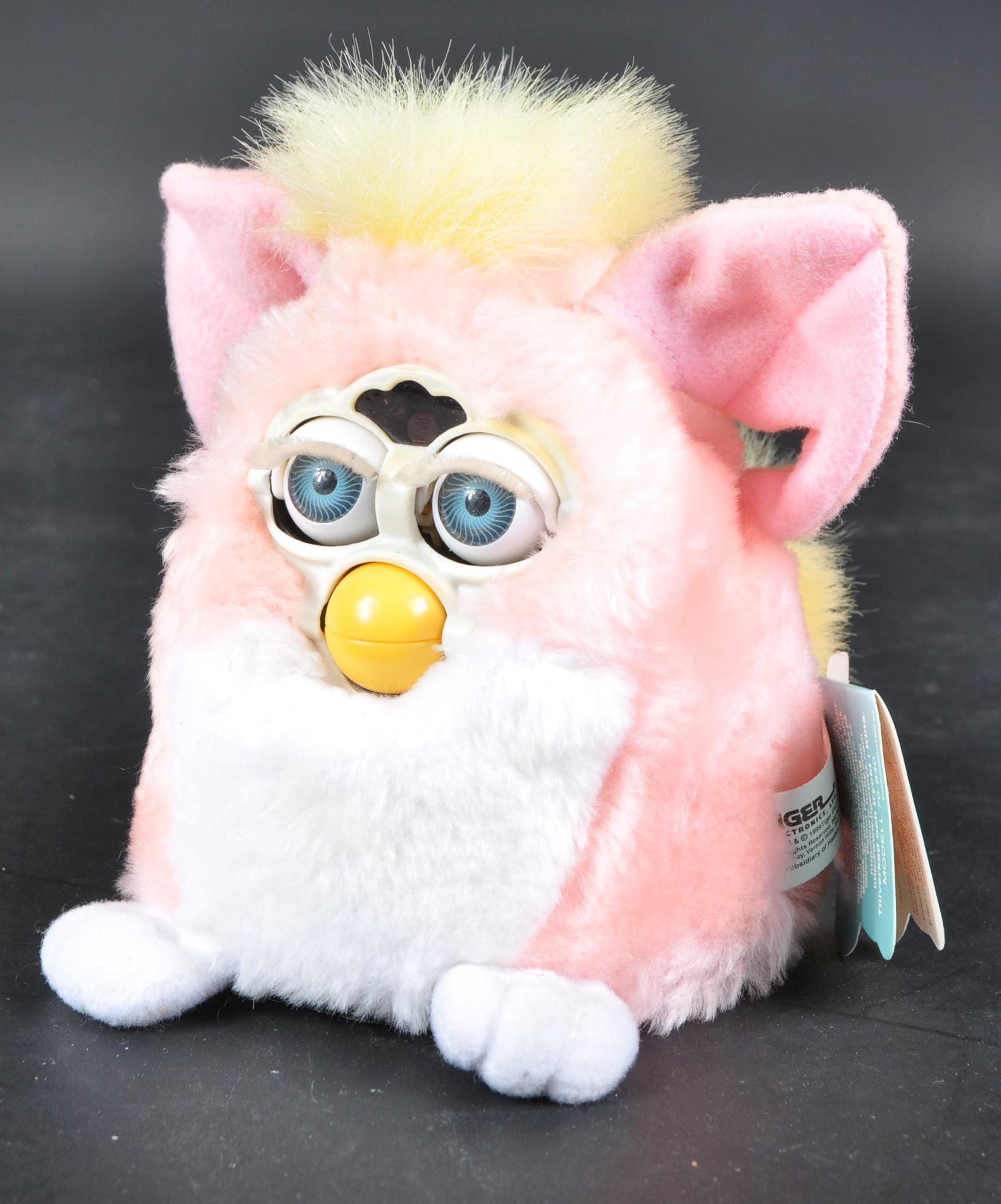 BOXED HASBRO MADE TIGER ELECTRONICS INTERACTIVE SHELBY CLAM & BOXED FURBY BABY - Image 6 of 9