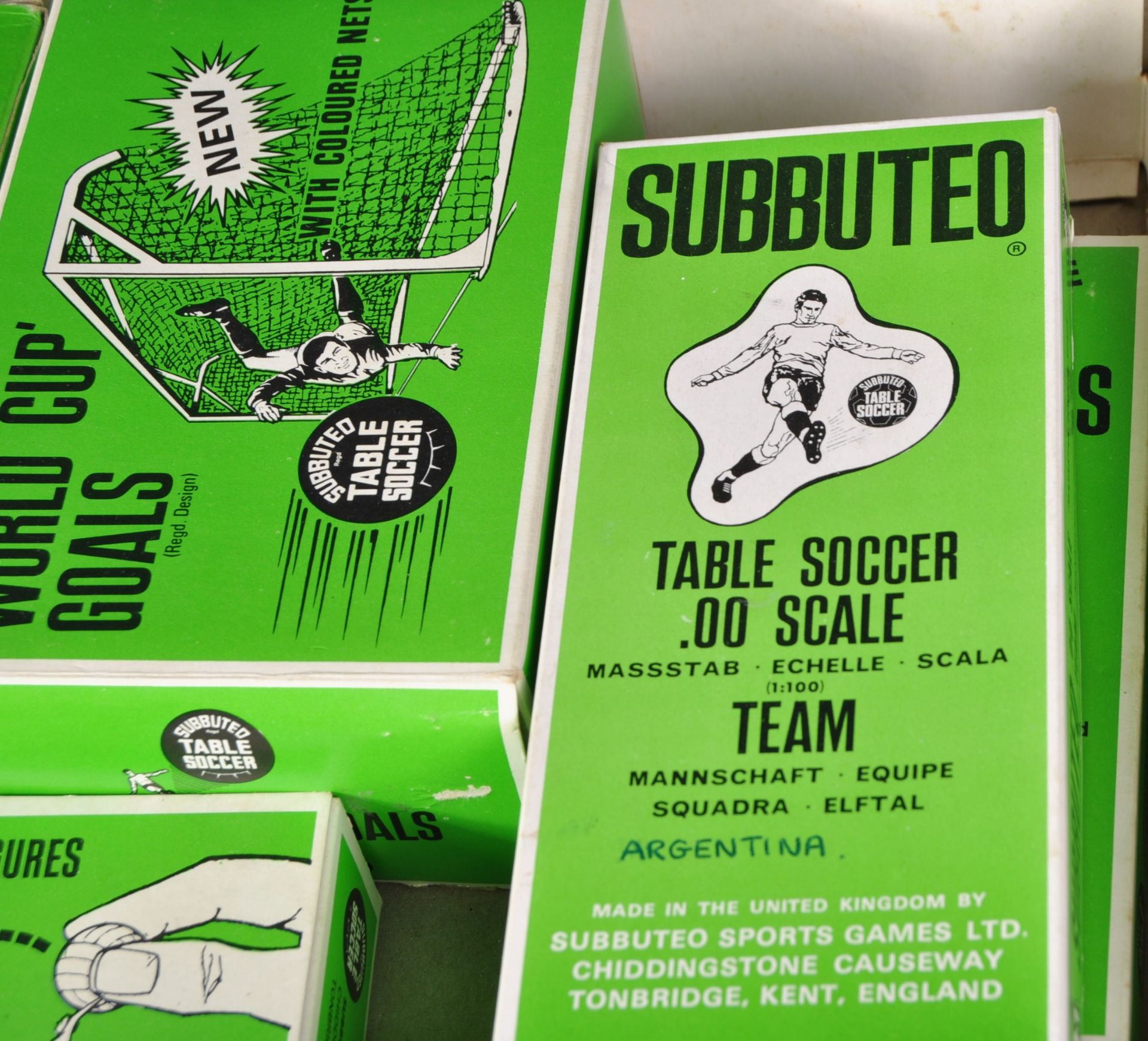COLLECTION OF ASSORTED SUBBUTEO TABLE TOP FOOTBALL GAME SETS - Bild 6 aus 6