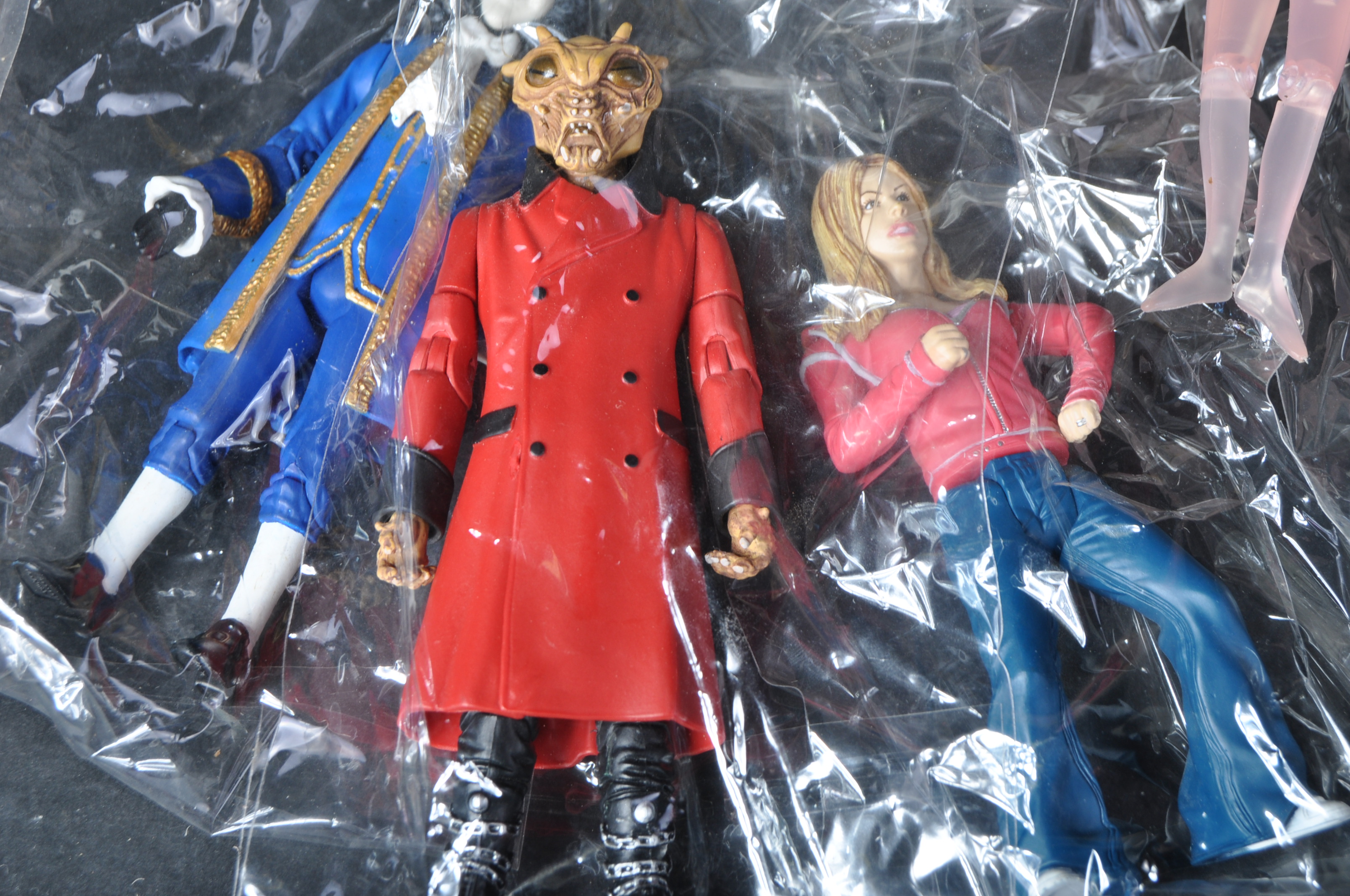 DOCTOR WHO - COLLECTION OF ASSORTED DOCTOR WHO ACTION FIGURES - Image 10 of 12