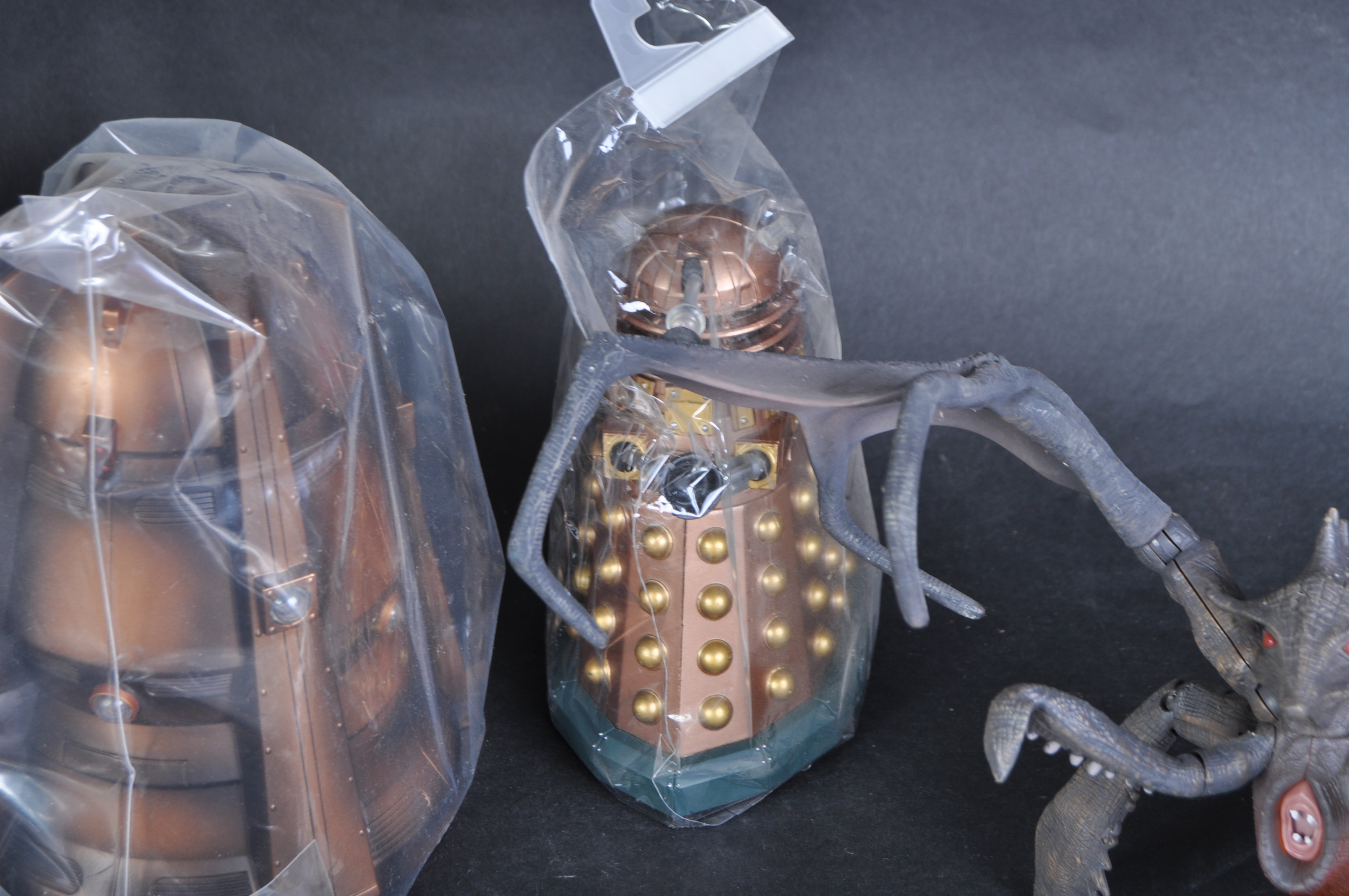 DOCTOR WHO - COLLECTION OF ASSORTED DOCTOR WHO ACTION FIGURES - Image 6 of 12