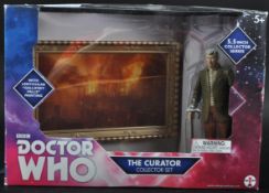 DOCTOR WHO - UNDERGROUND TOYS - CURATOR COLLECTORS SET FIGURE