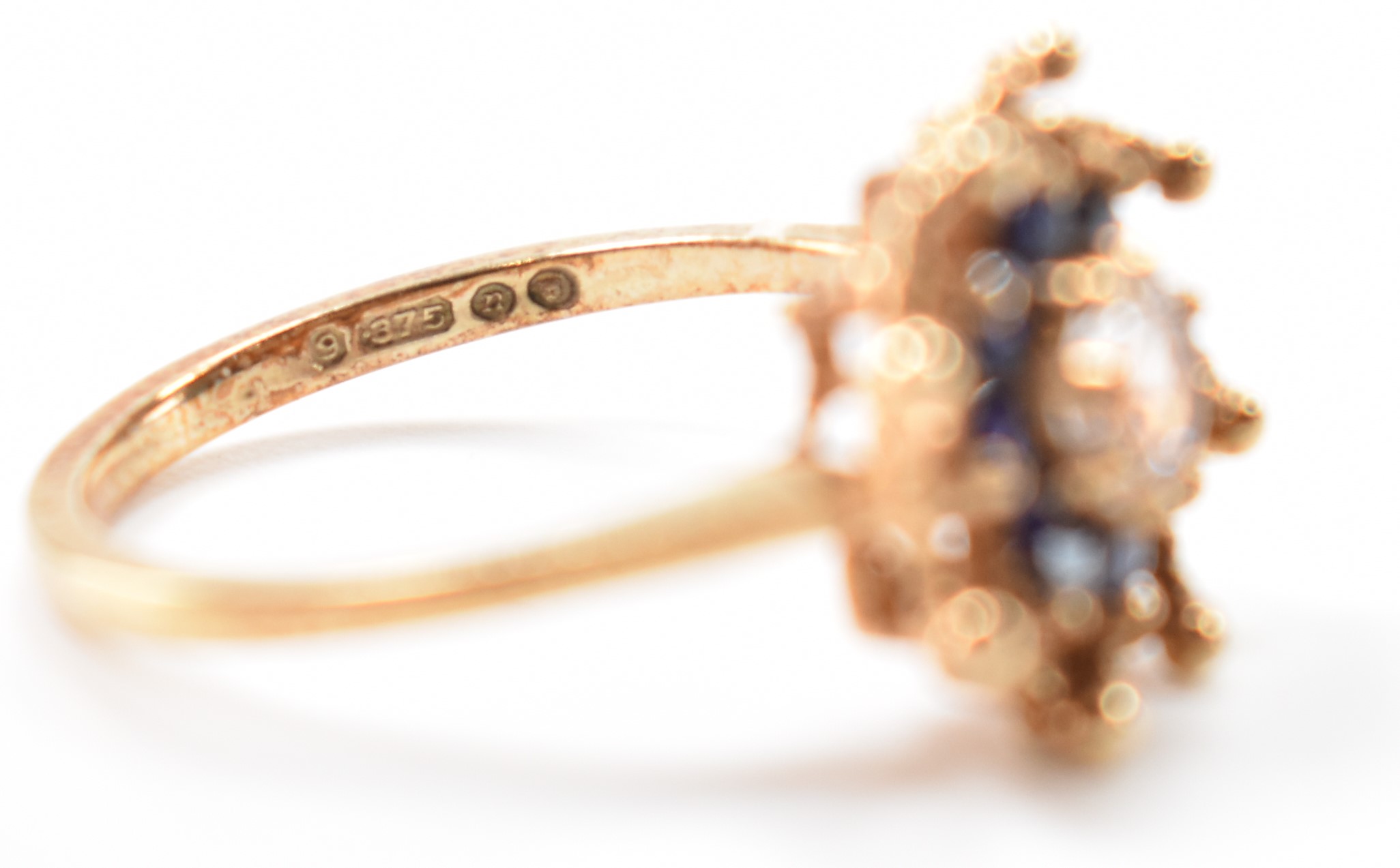 HALLMARKED 9CT GOLD CZ CLUSTER RING - Image 6 of 9