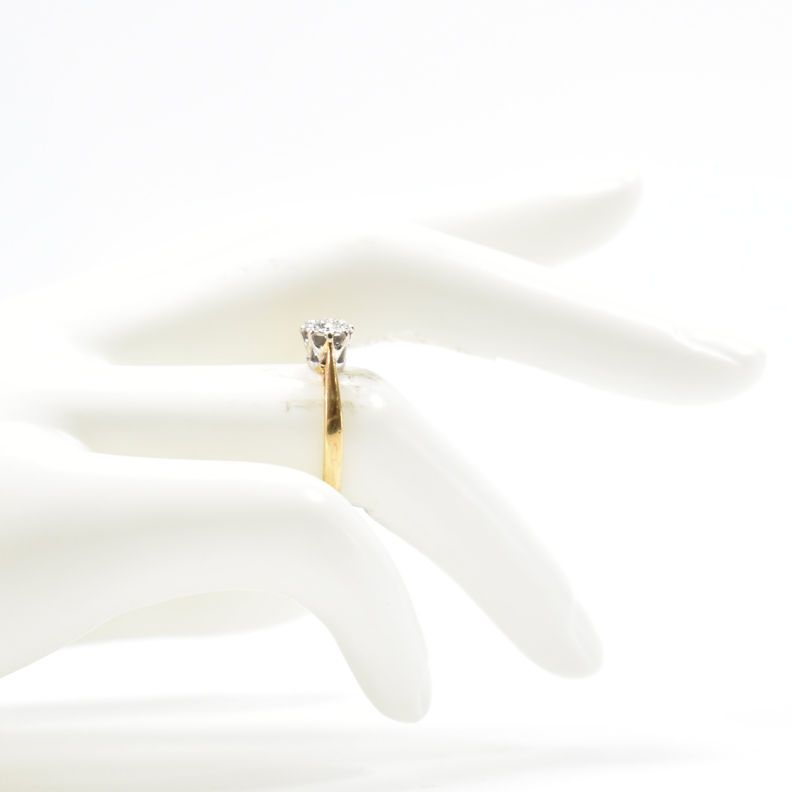 HALLMARKED 18CT GOLD & DIAMOND SOLITAIRE RING - Image 8 of 8