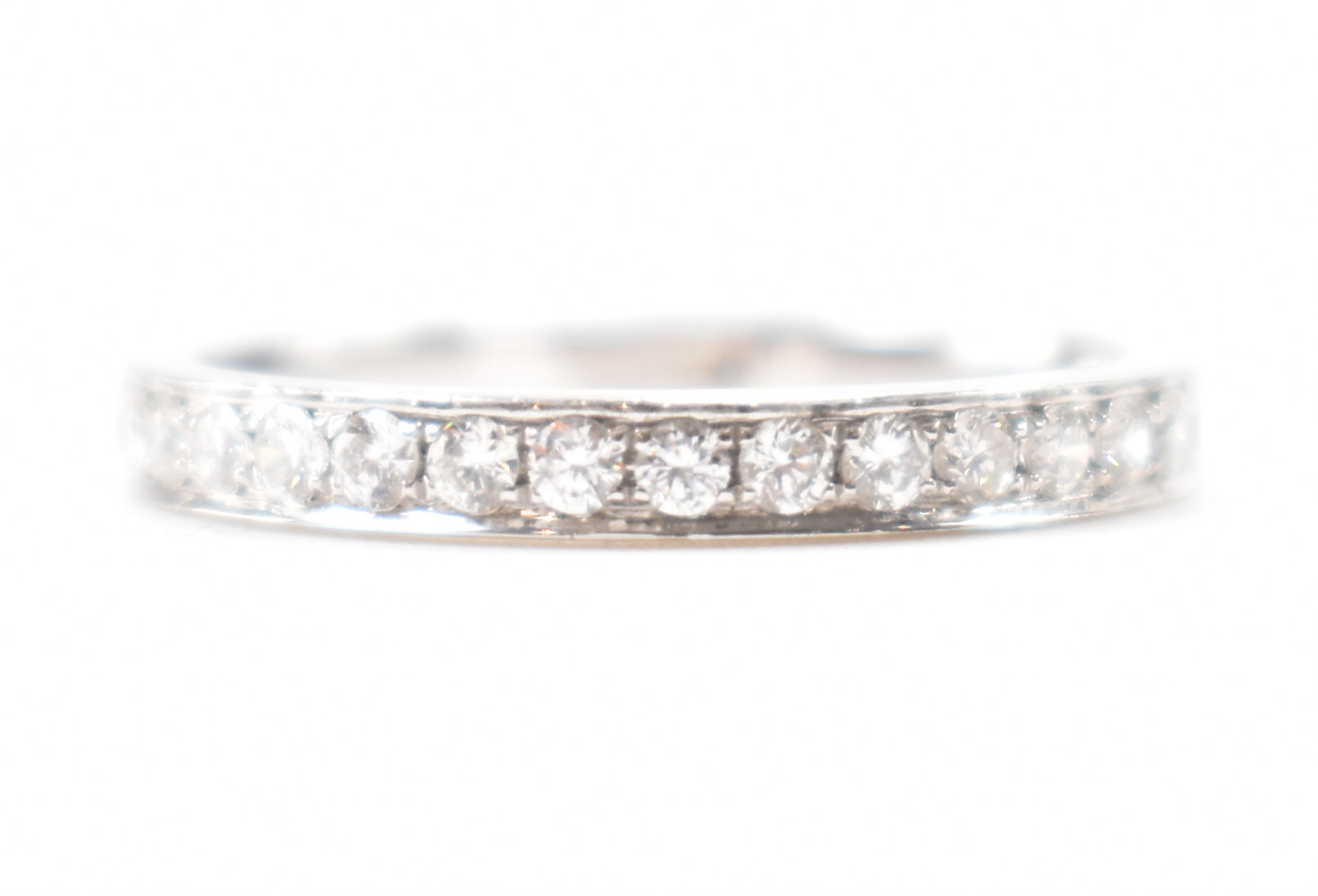 HALLMARKED 18CT WHITE GOLD & DIAMOND HALF ETERNITY RING