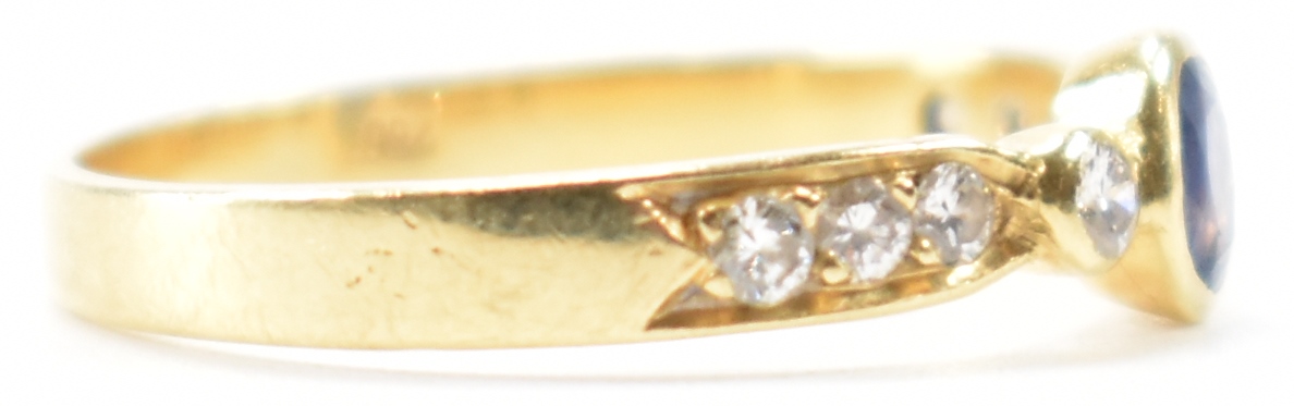 18CT GOLD SAPPHIRE & DIAMOND RING - Image 5 of 8