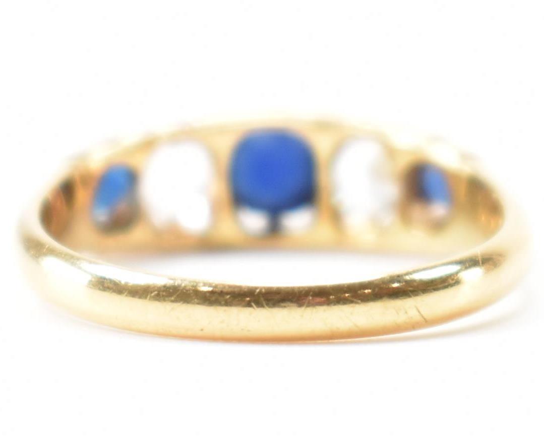 HALLMARKED 18CT GOLD BLUE & WHITE STONE RING - Image 4 of 8