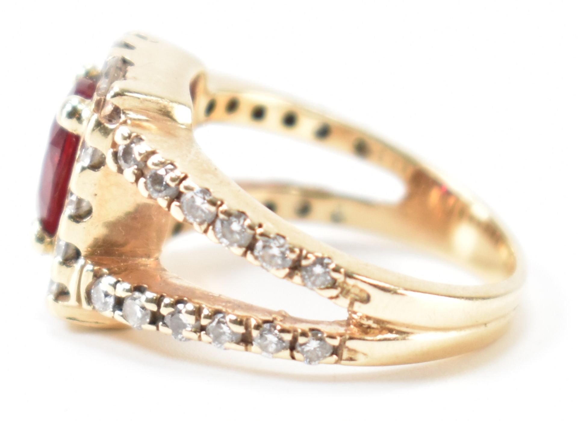 VINTAGE RUBY & DIAMOND GOLD RING - Image 2 of 8