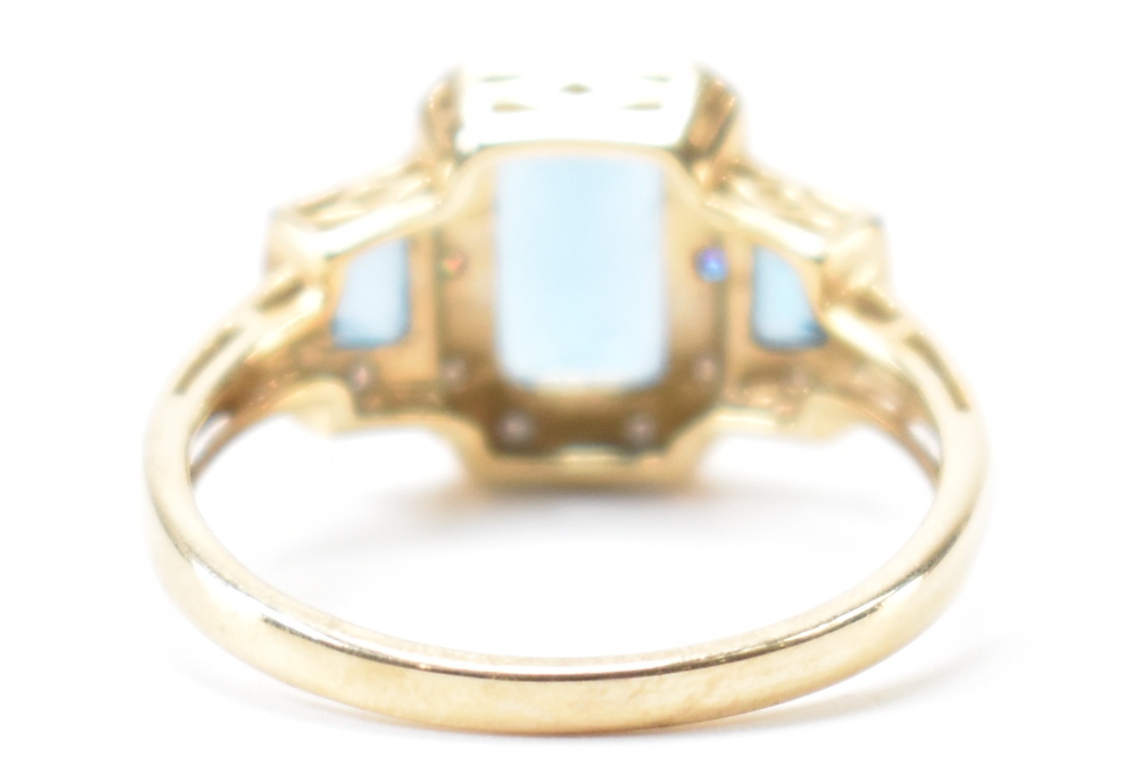 HALLMARKED 9CT GOLD DIAMOND & BLUE STONE RING - Image 4 of 9