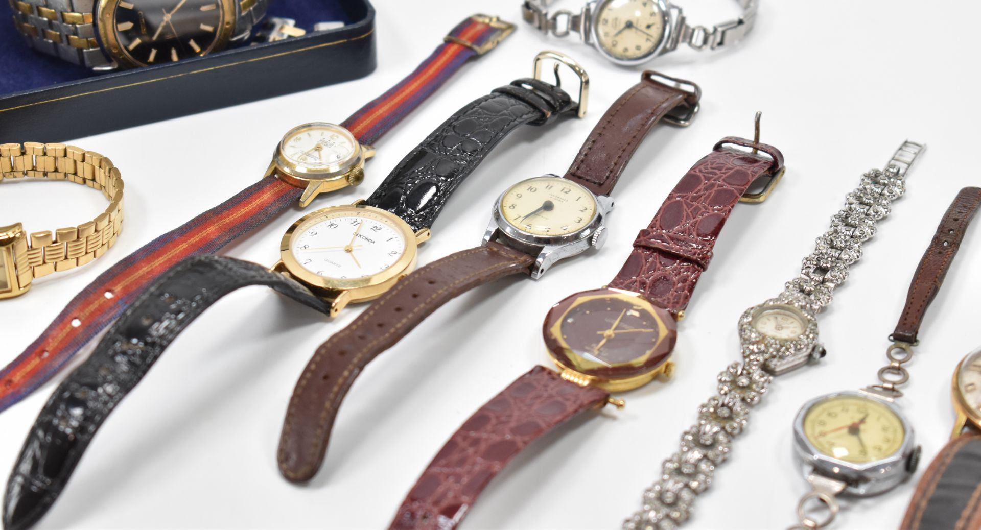 COLLECTION OF VINTAGE WRIST WATCHES - Image 3 of 4