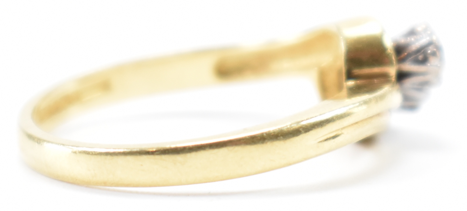 HALLMARKED 18CT GOLD & DIAMOND CROSSOVER RING - Image 5 of 7