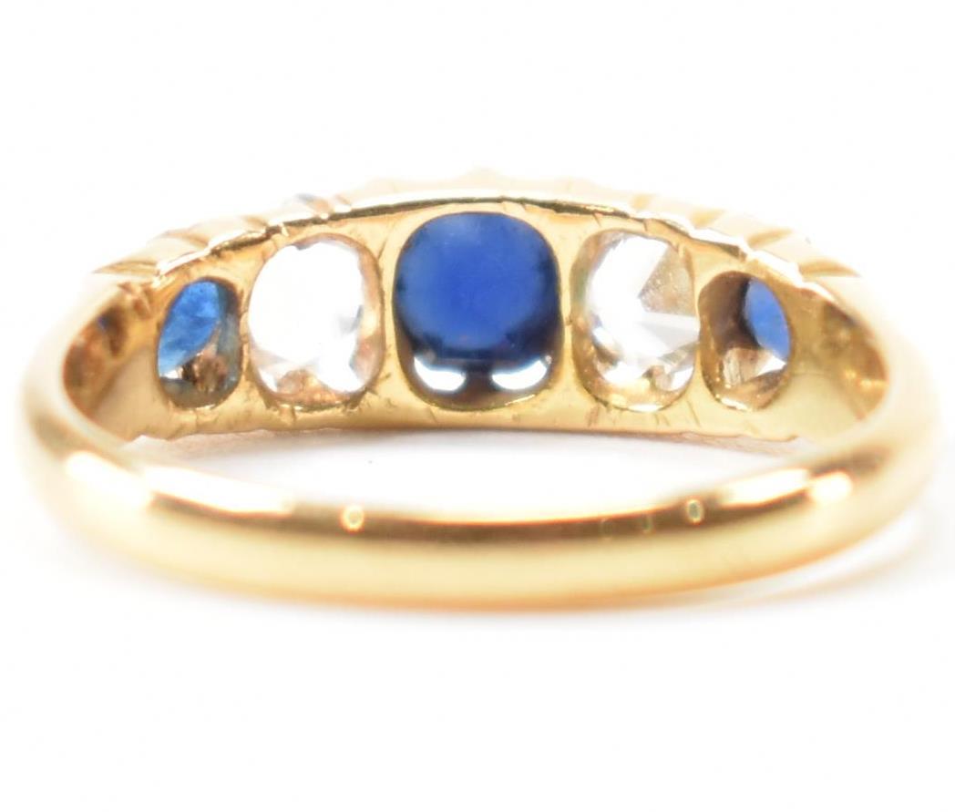 HALLMARKED 18CT GOLD BLUE & WHITE STONE RING - Image 3 of 8