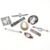 ASSORTED VINTAGE SILVER & WHITE METAL BROOCHES