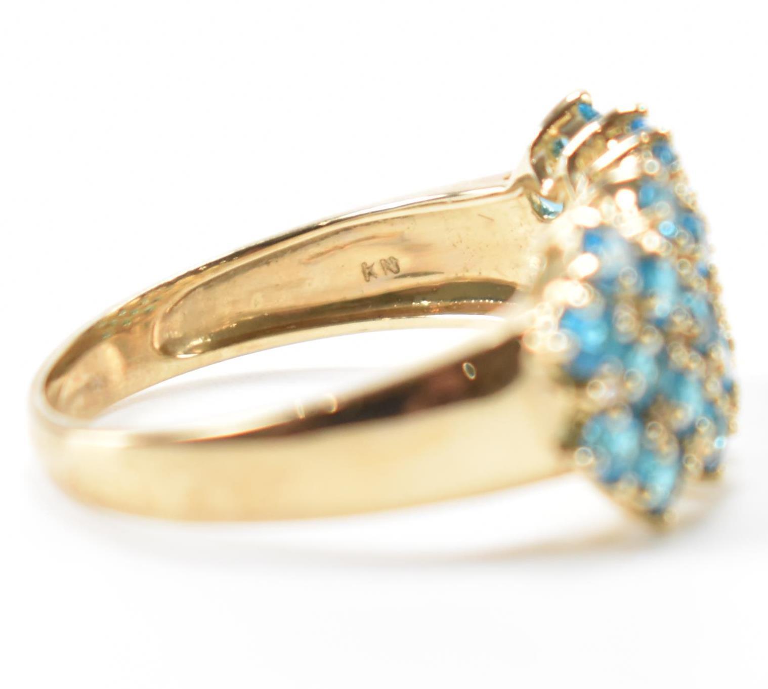 HALLMARKED 9CT GOLD DIAMOND & BLUE STONE CLUSTER RING - Image 6 of 9