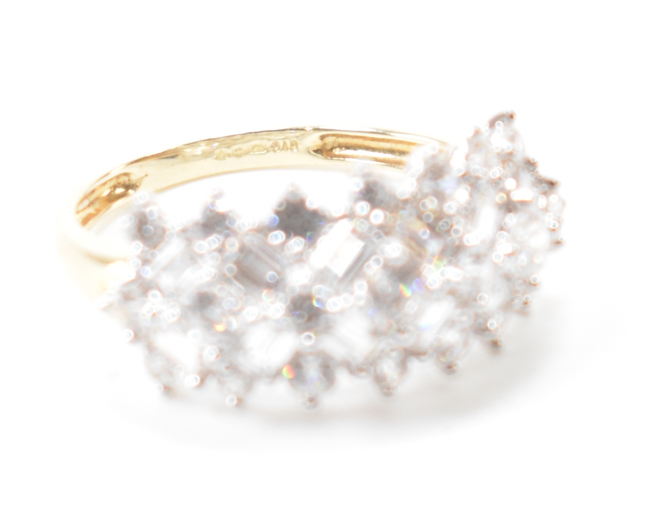 HALLMARKED 14CT GOLD & CZ CLUSTER RING - Image 7 of 9