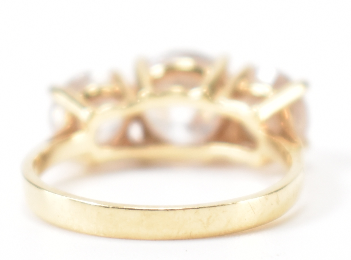 HALLMARKED 14CT GOLD & THREE STONE RING - Image 5 of 10