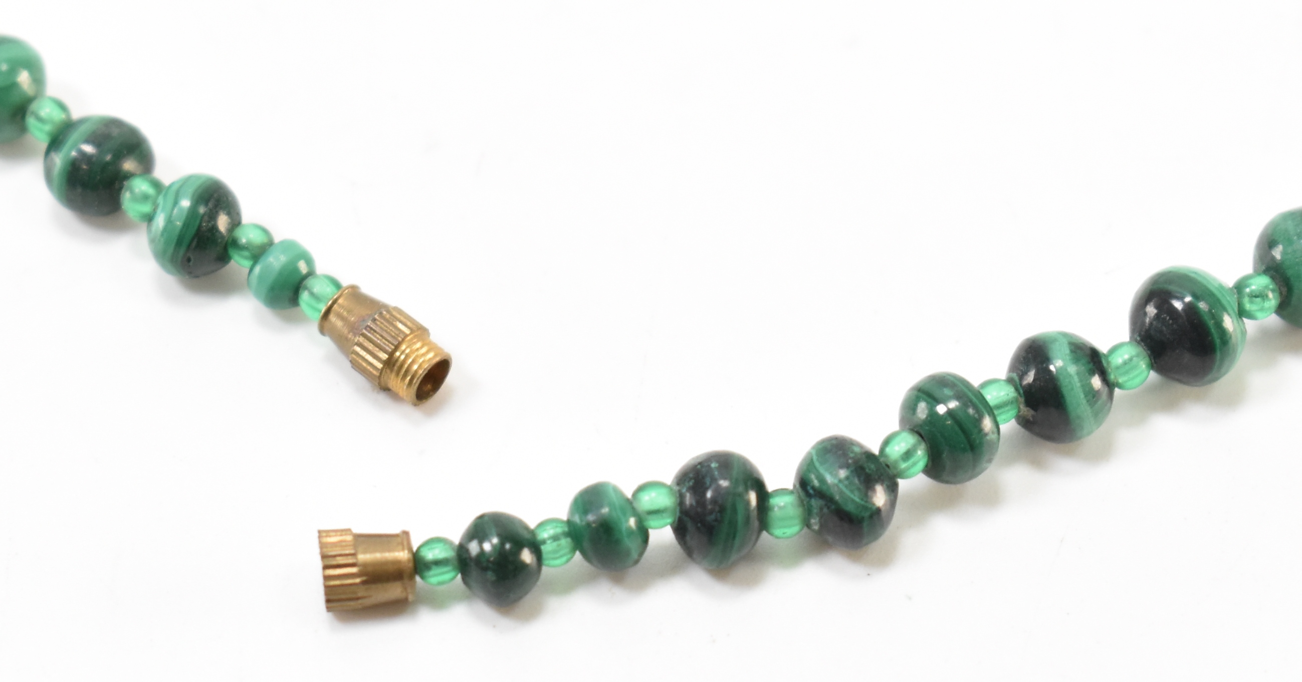 VINTAGE MALACHITE NECKLACE & PEARL JADE BRACELET - Image 4 of 4