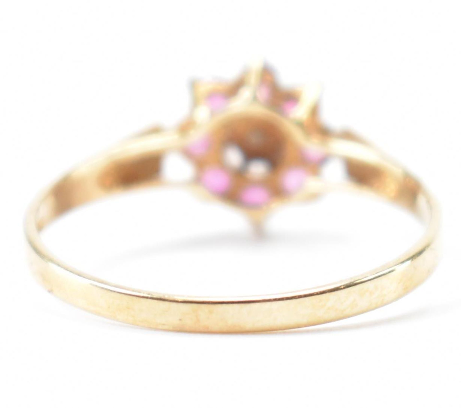 HALLMARKED 9CT GOLD DIAMOND & RUBY DAISY RING - Image 4 of 8