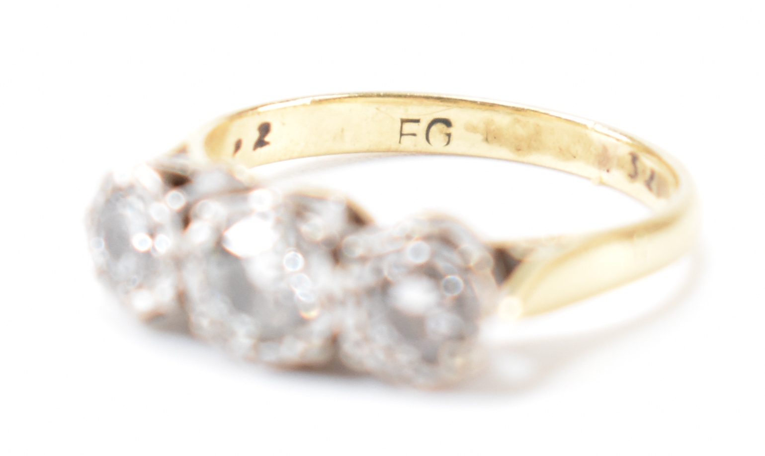 VINTAGE GOLD & DIAMOND 3 STONE RING - Image 6 of 9