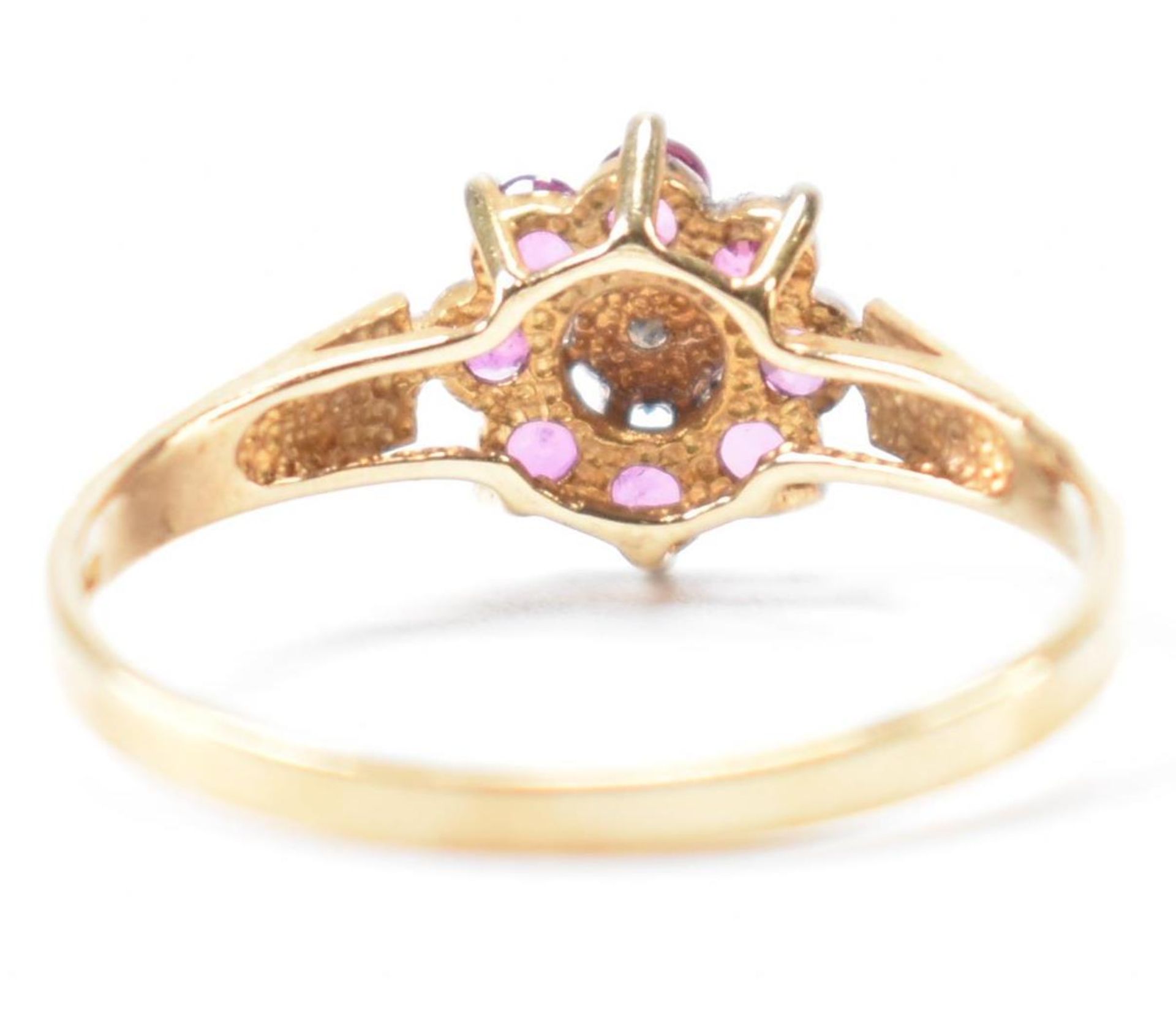 HALLMARKED 9CT GOLD DIAMOND & RUBY DAISY RING - Image 3 of 8