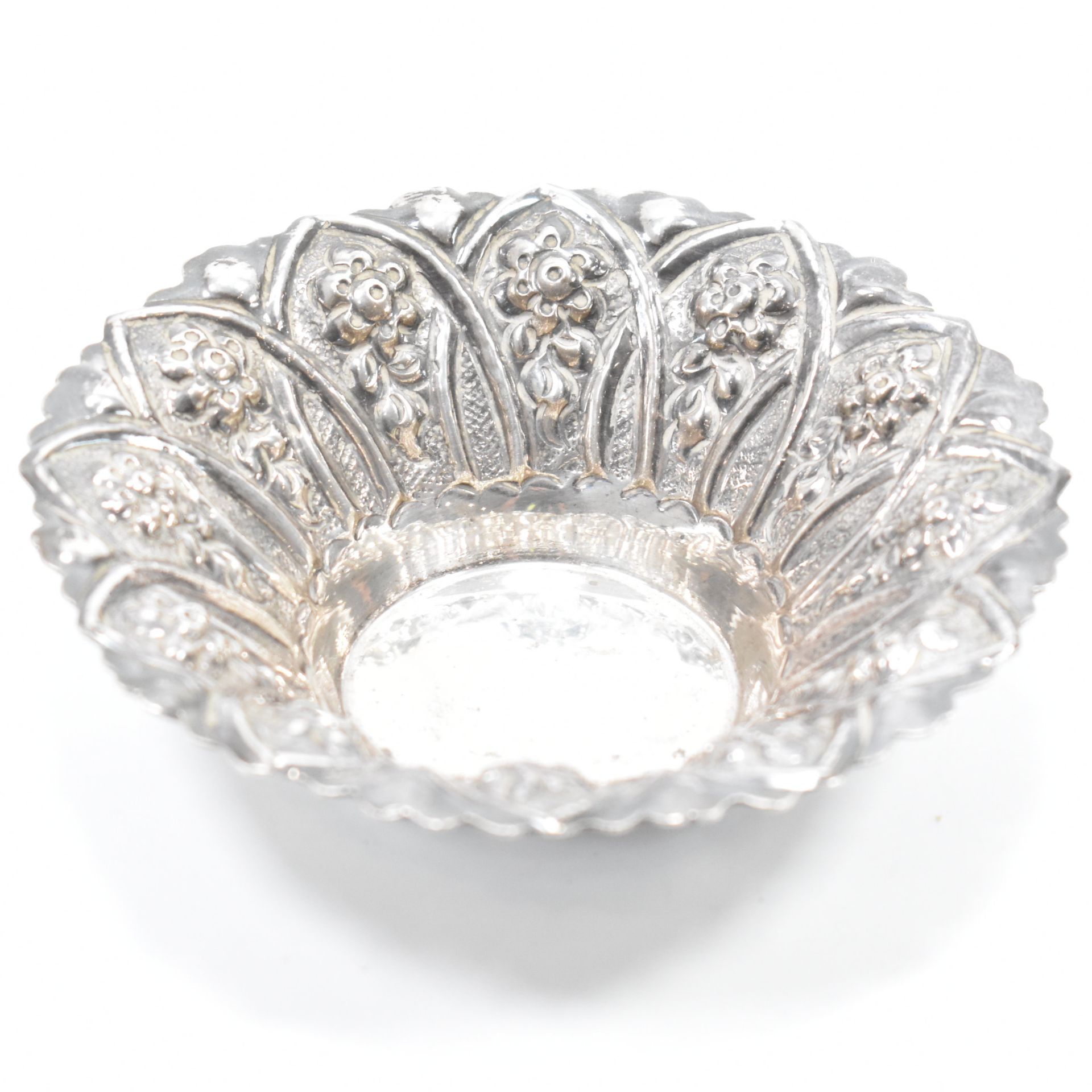 20TH CENTURY EGYPTIAN SILVER REPOUSSE BOWL