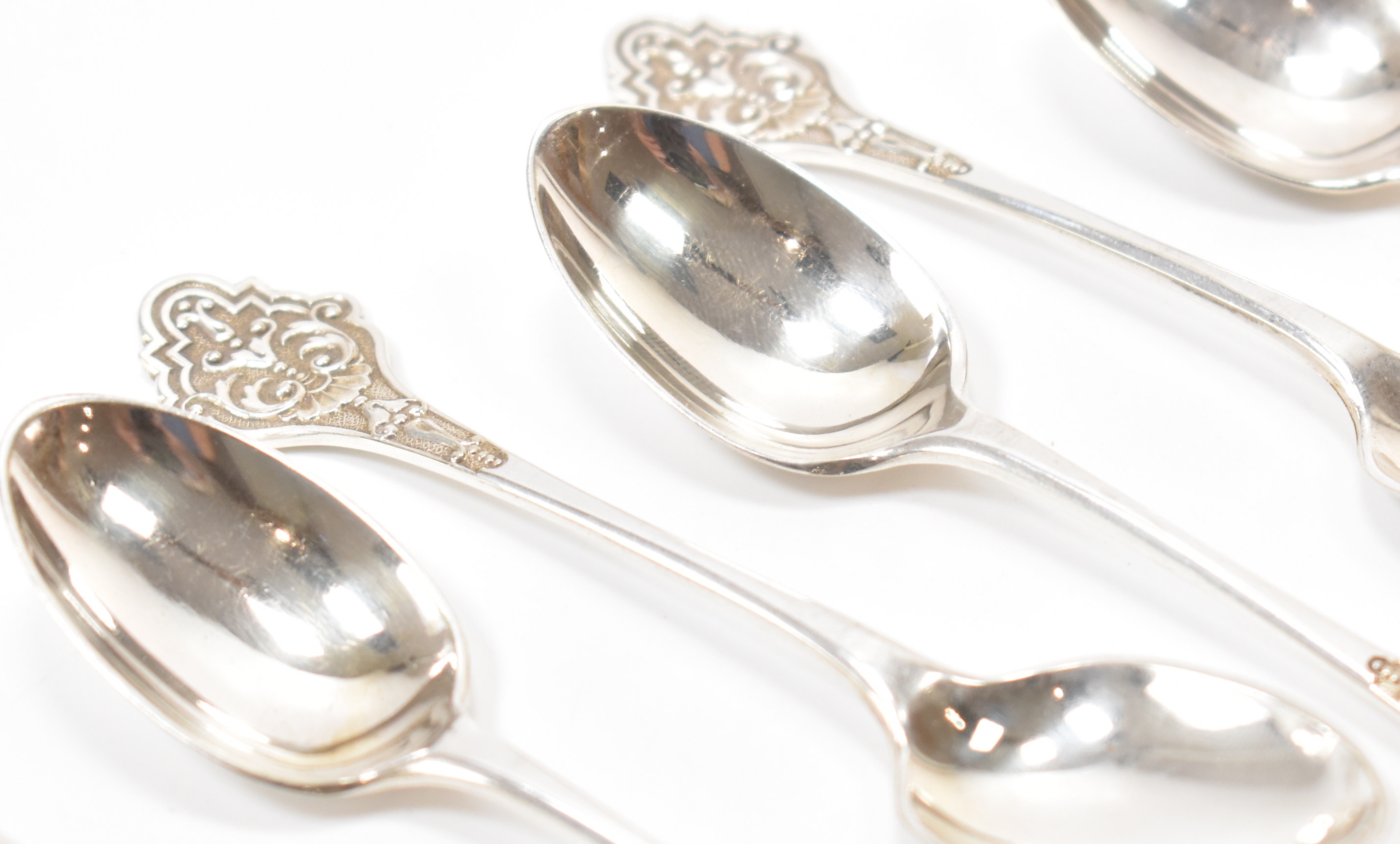 SIX VICTORIAN THOMAS PRIME SILVER PLATED TEA SPOONS - Image 3 of 5