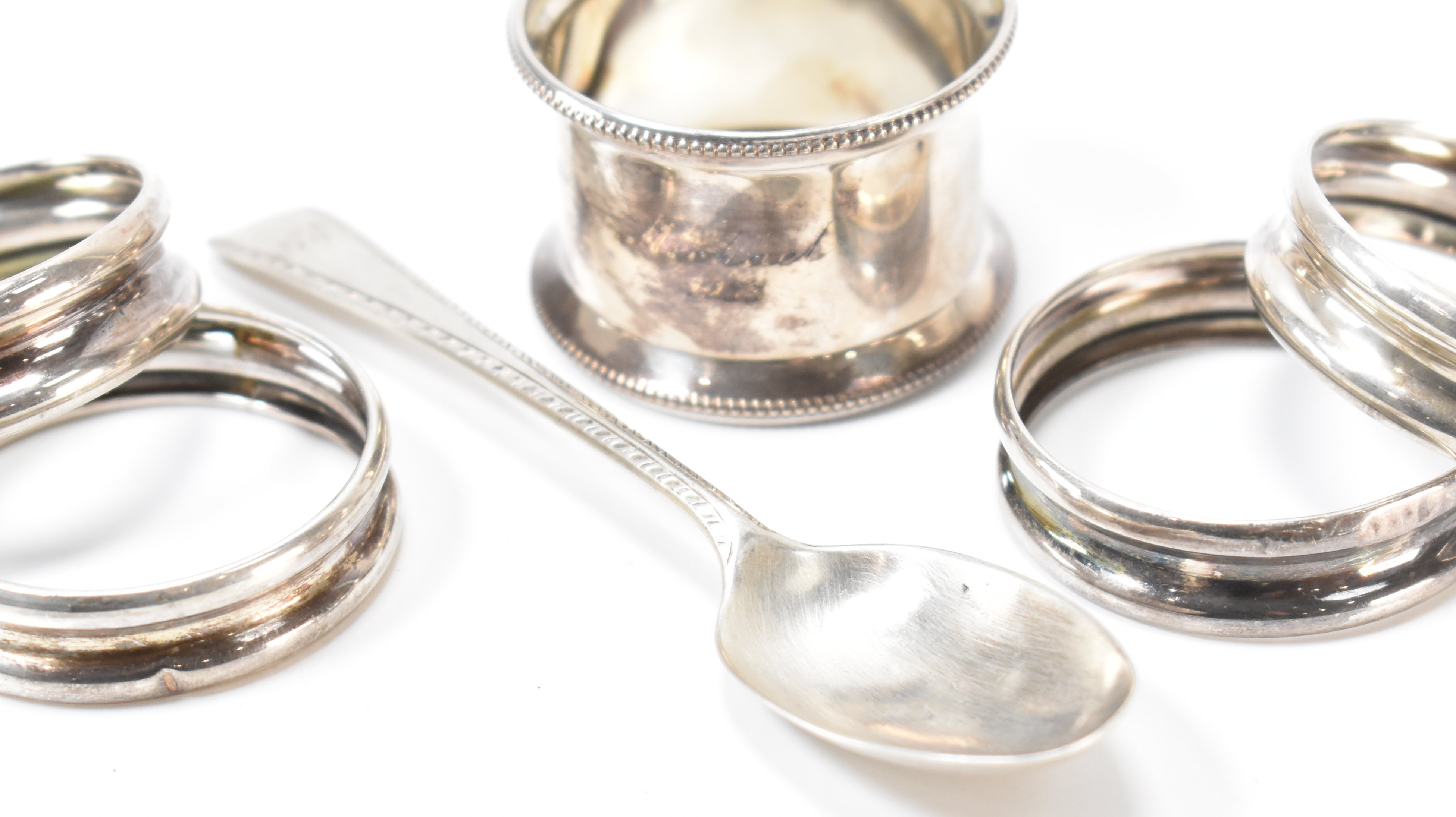 GROUP OF SILVER HALLMARKED ITEMS - NAPKIN RINGS & SPOON - Image 3 of 5
