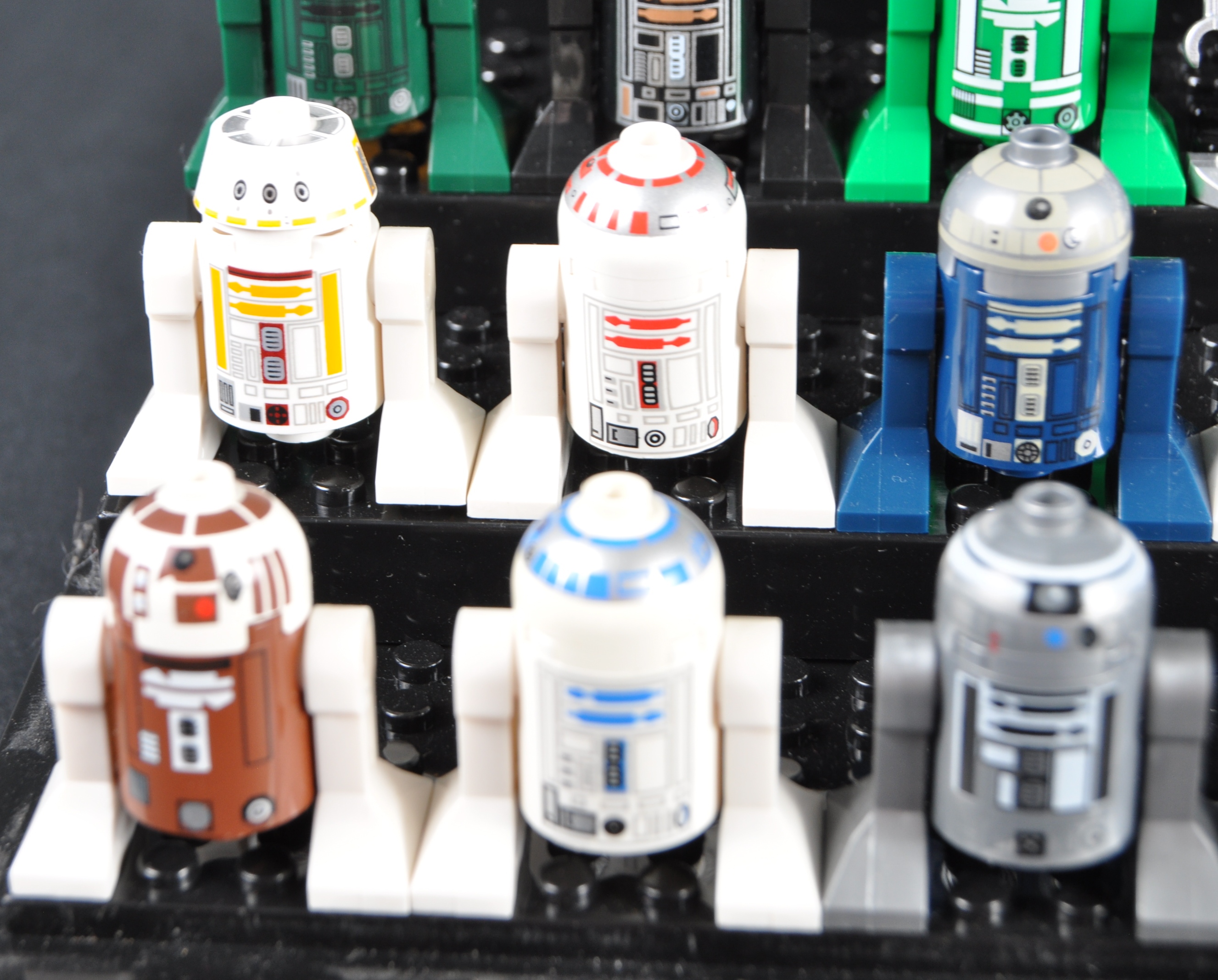 LEGO MINIFIGURES - STAR WARS - DROIDS - Image 2 of 8