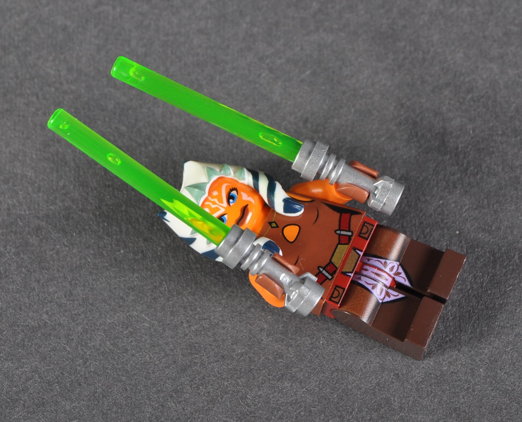 LEGO MINIFIGURES - STAR WARS - CLONE WARS - ASHOKA TAN - Image 5 of 8