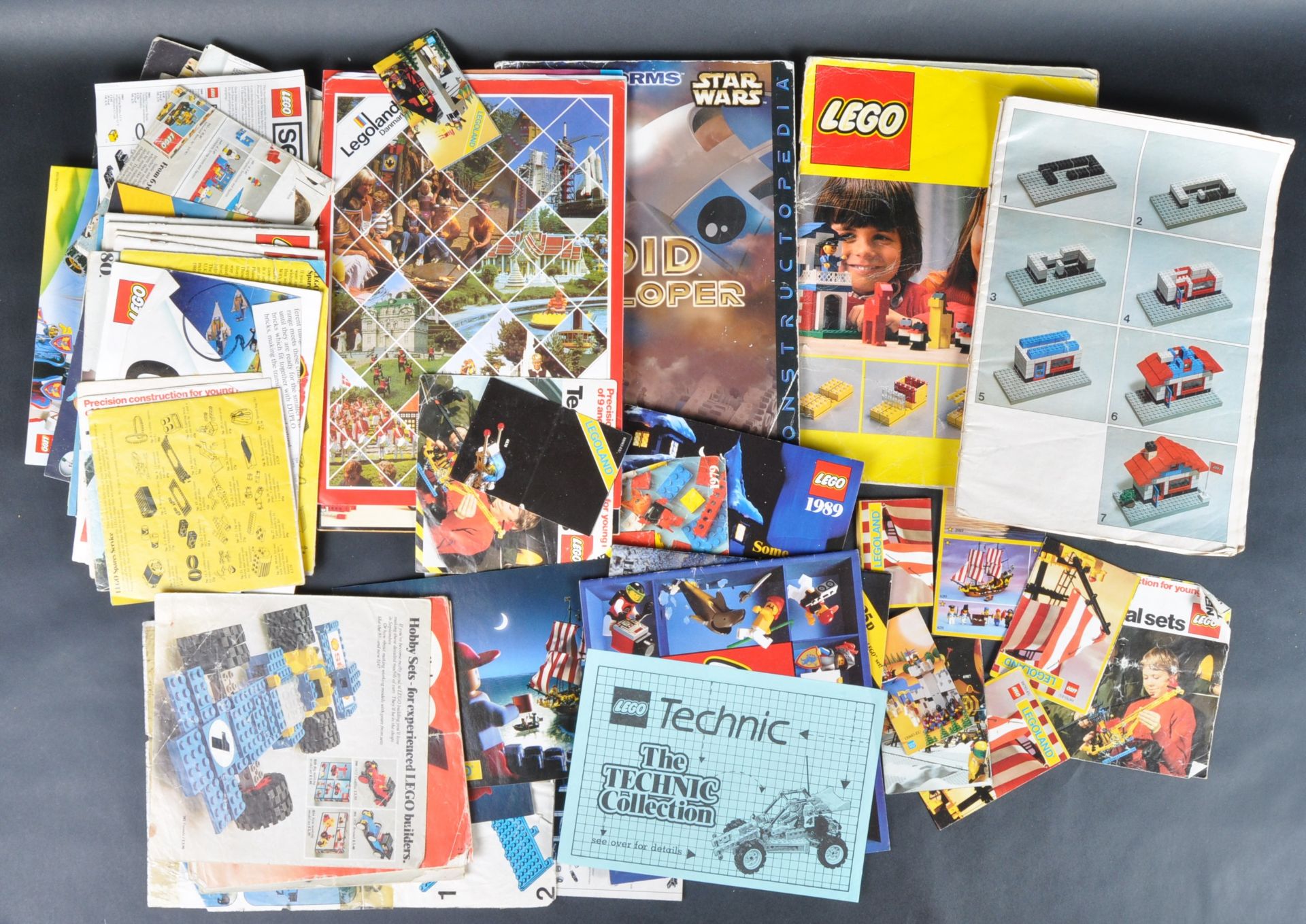 LEGO INSTRUCTION MANUALS AND MAGAZINES