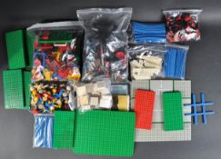 LARGE COLLECTION OF ASSORTED VINTAGE LEGO BRICKS