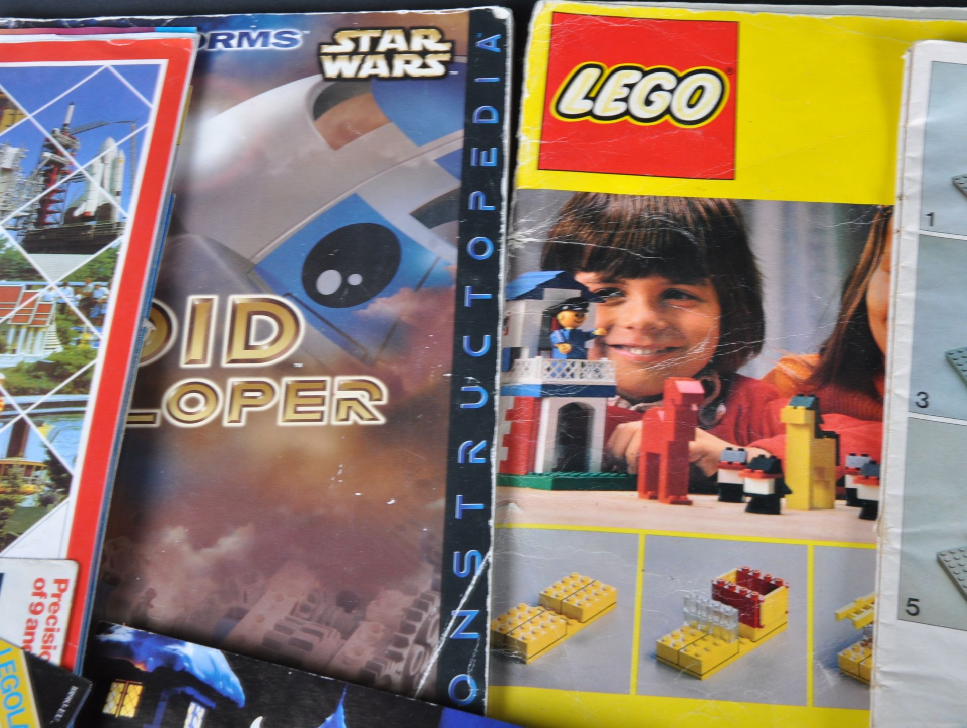 LEGO INSTRUCTION MANUALS AND MAGAZINES - Image 5 of 10