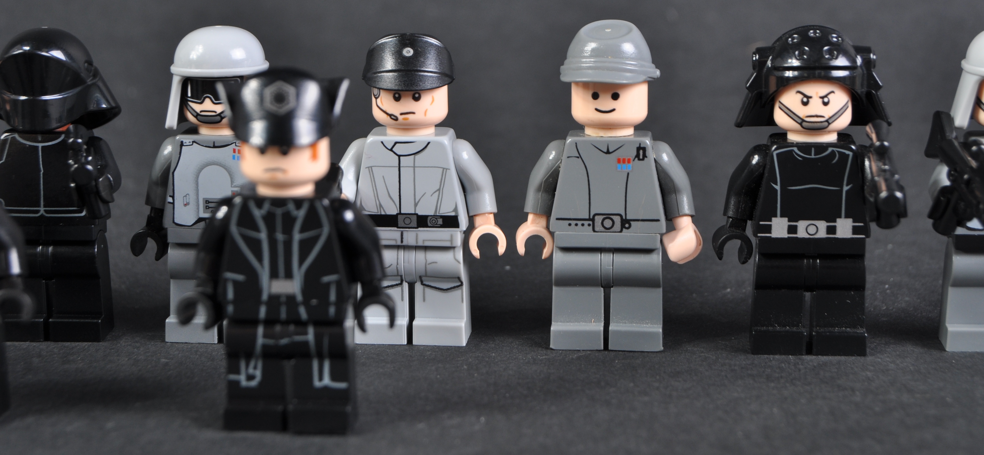 Imperial Officer (black cap), First Order Officer (female), Imperial Officer (Captain / Commandant / - Image 4 of 12