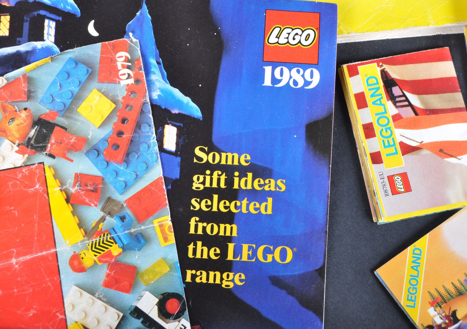 LEGO INSTRUCTION MANUALS AND MAGAZINES - Image 10 of 10