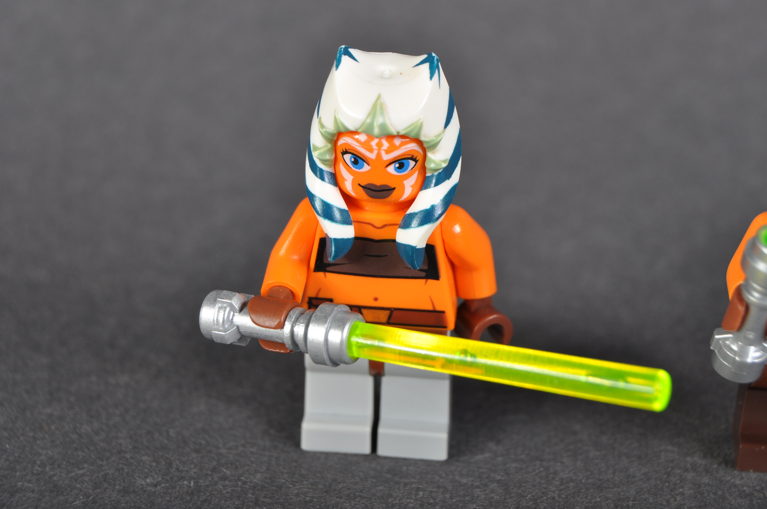 LEGO MINIFIGURES - STAR WARS - CLONE WARS - ASHOKA TAN - Image 2 of 8