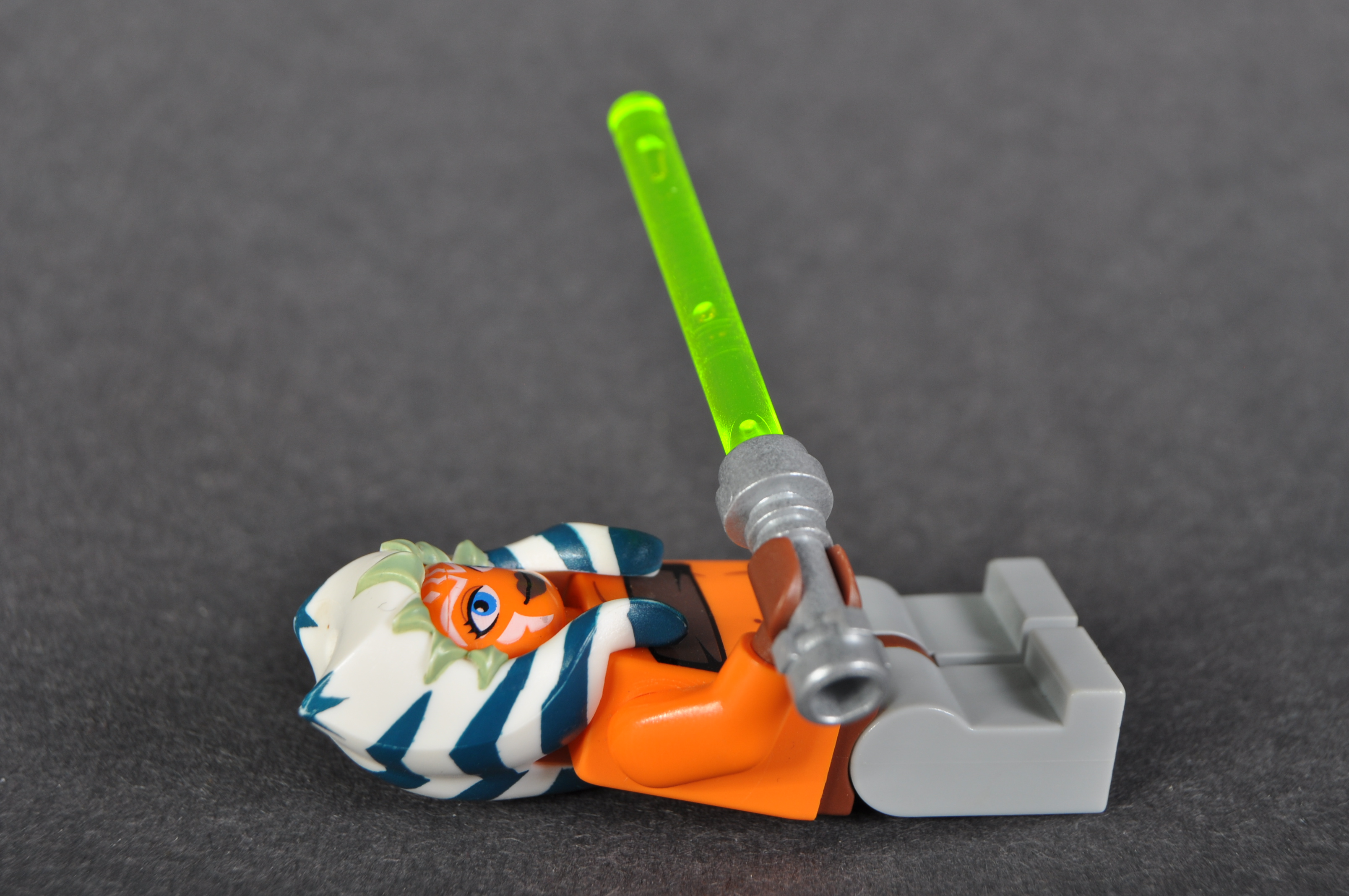 LEGO MINIFIGURES - STAR WARS - CLONE WARS - ASHOKA TAN - Image 4 of 8