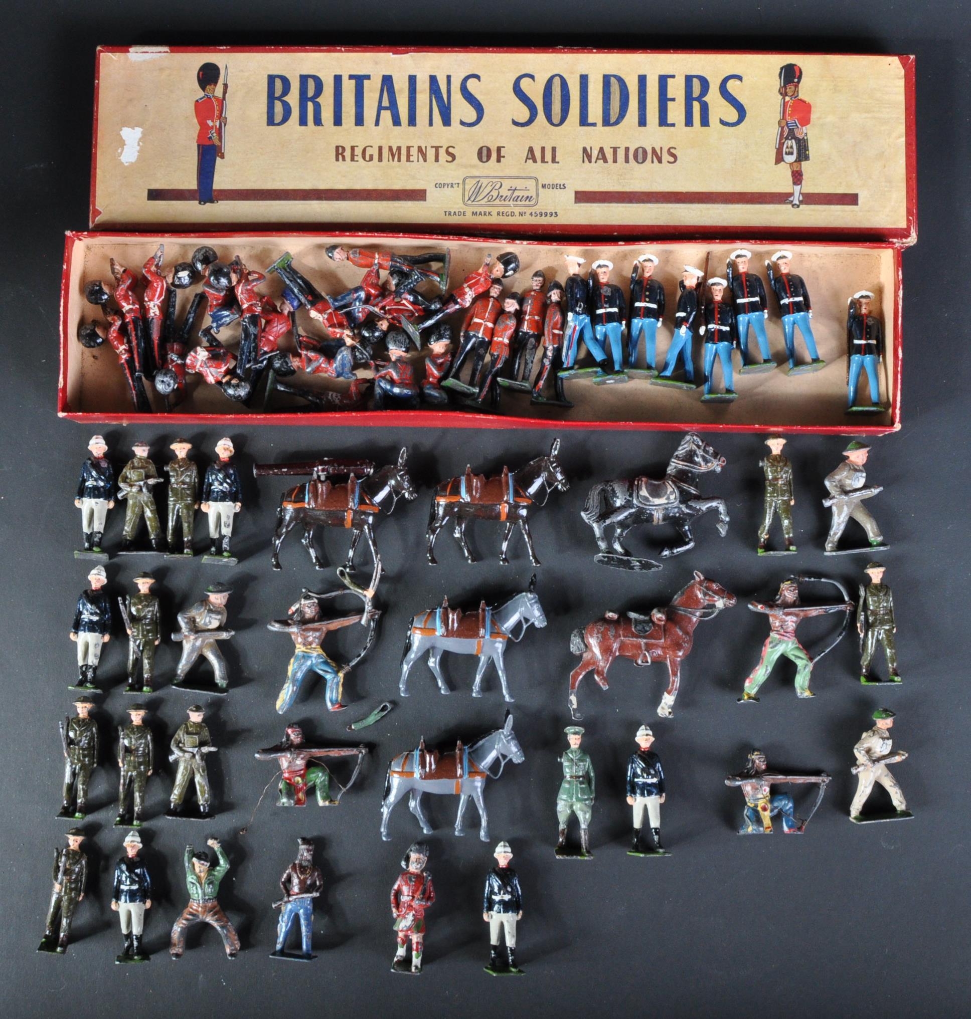 COLLECTION OF VINTAGE LEAD TOY SOLDIERS