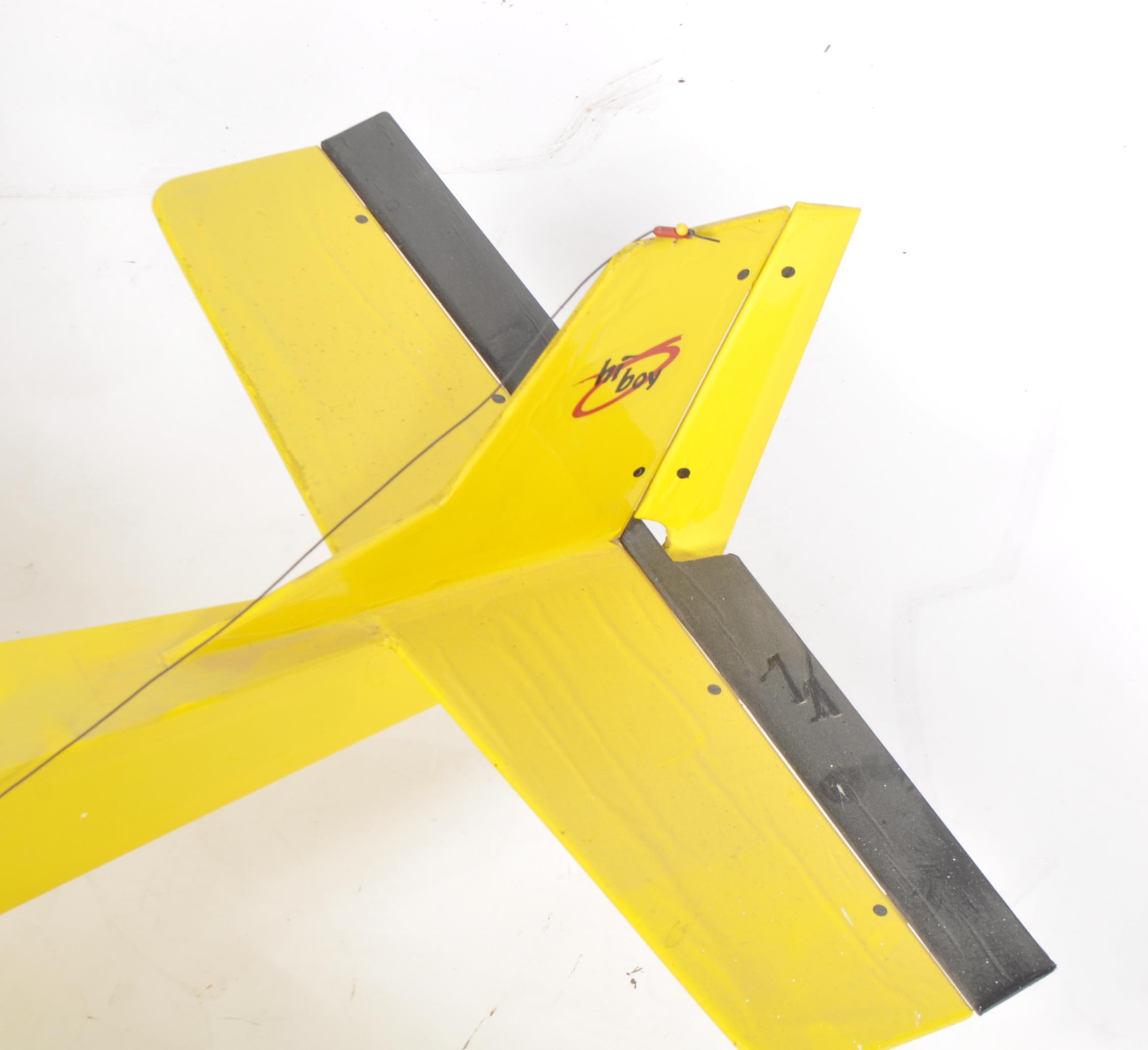 LARGE SCALE RC RADIO CONTROLLED MODEL PLANE - Image 5 of 6