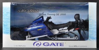 GATEWAY GLOBAL 1/12 SCALE DIECAST MODEL SKIMOBILE