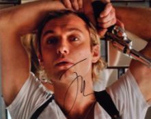 SLEUTH (2007) - JUDE LAW - AUTOGRAPHED 8X10" COLOUR PHOTOGRAPH